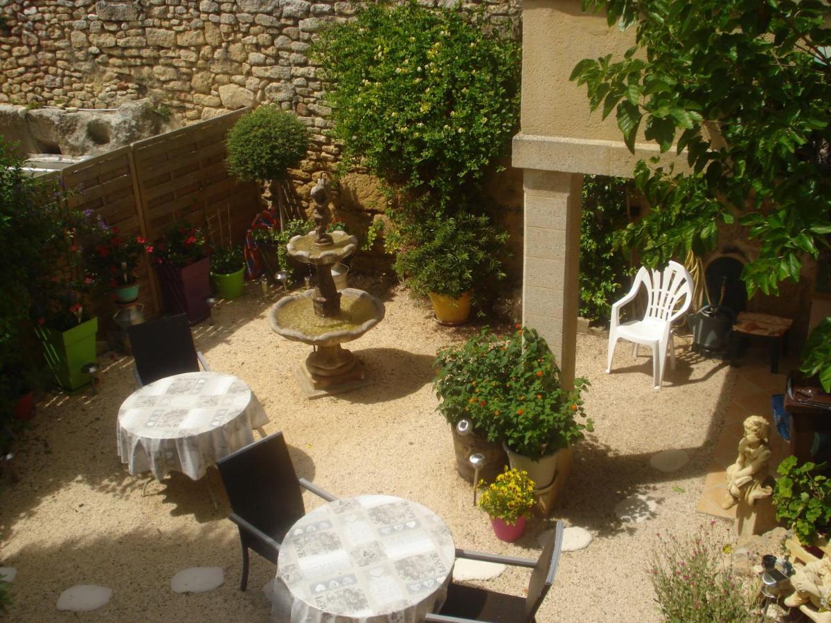 Locastillon Exterior foto